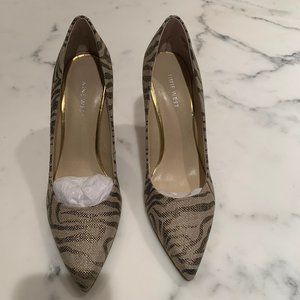 Nine West Pointy Toe Animal Print Pump - Size 8.5M